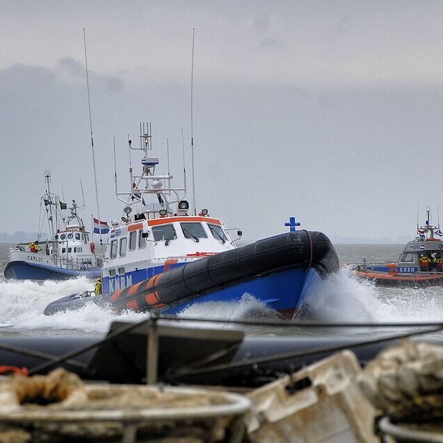 large-knrmhan_11042015_westerscheldeoefening_mariorentmeester-30